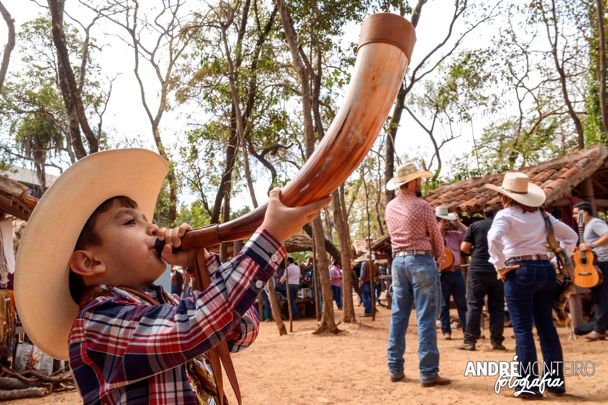 barretaooficial's tweet photo. O toque do berrante já anuncia: 2020 está chegando!
#BarretosPraSempre #Barretos2020 #berrante #berranteiro #ParquedoPeão https://t.co/oooAOybKcB