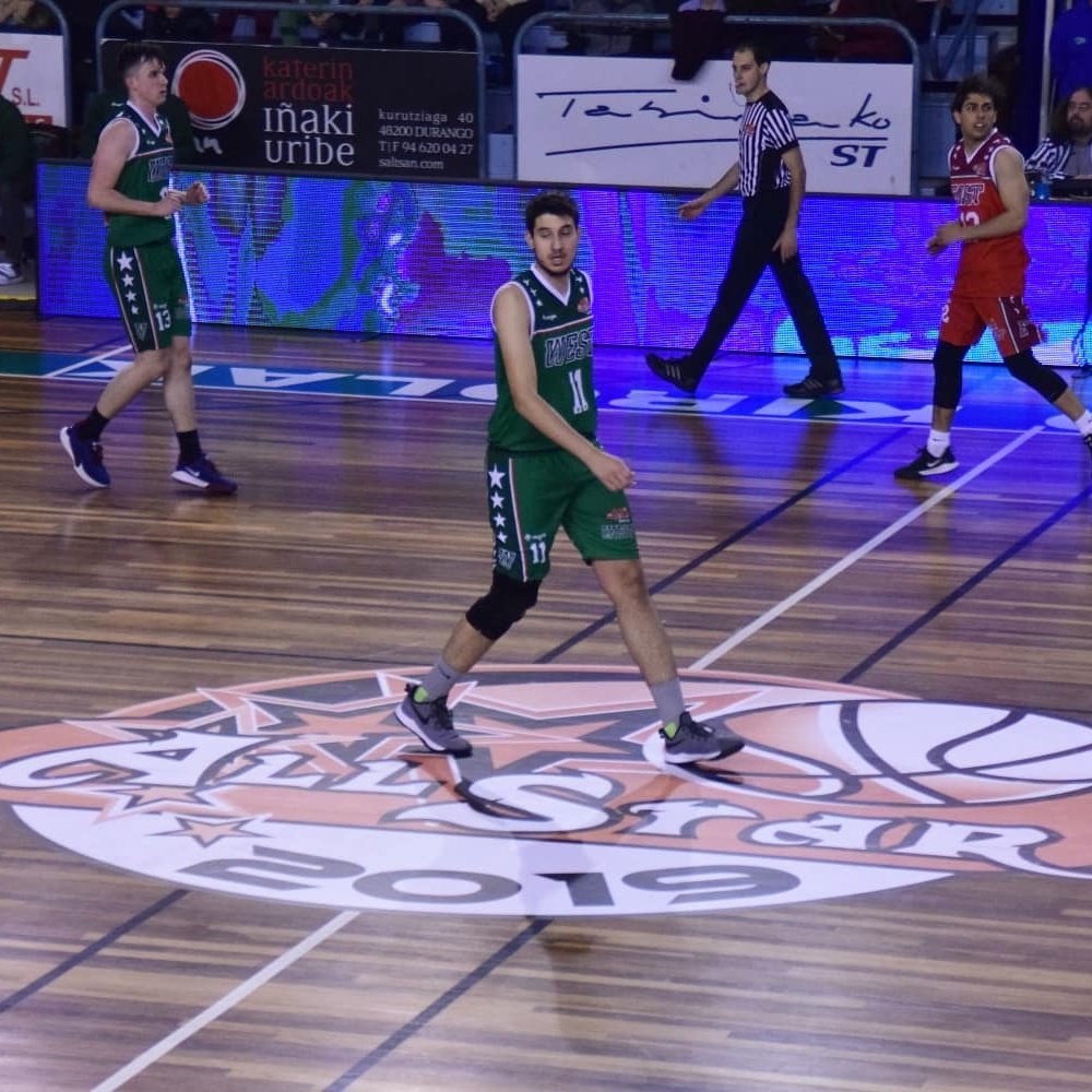 LogroBasketClub's tweet photo. El pasado fin de semana ,@Dani_laya junto a @nachoarbues, representaron al LBC @cocinascom en el #AllStar2019 de 1ª Nacional. El equipo del Oeste tuvo un tiro para forzar la prórroga después de realizar una buena remontada pero finalmente no entró.
https://t.co/SSqJhUkZaq https://t.co/O71gtpVE7L