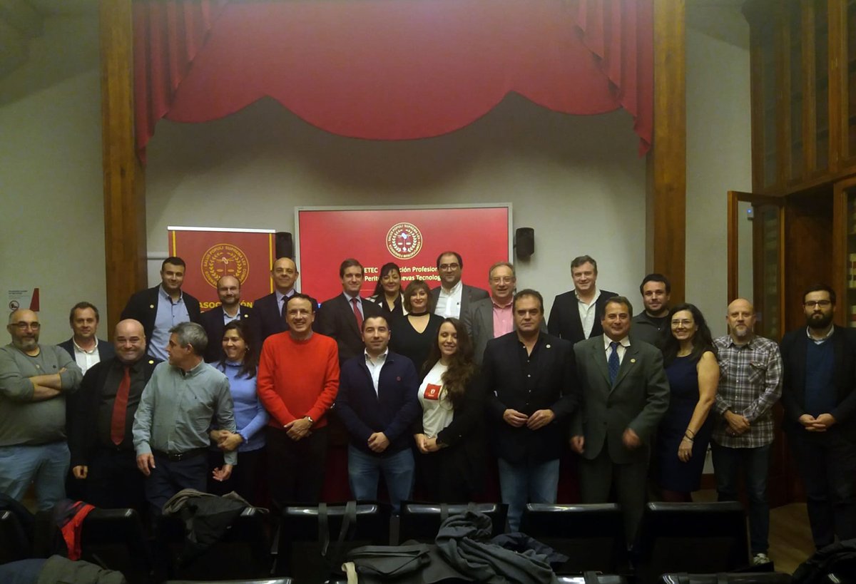 Os invitamos a ver el vídeo resumen de las actividades de las Asociación <a href="/peritecno/">periciatecnologica</a> del 2019.
Os deseamos un feliz  y próspero 2020. 
#juntossomosmas #periciatecnologica #PETEC
periciatecnologica.org/resumen-del-an…