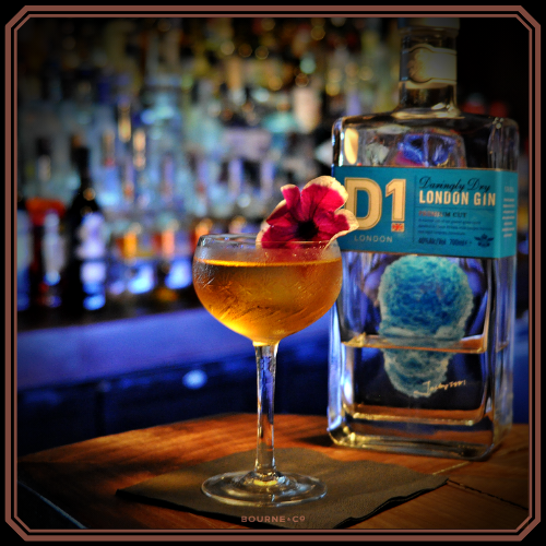 #OffMenu: D1 International Cocktail exchange programme 🌎
#Luckbealady:
1.5oz D1 London dry gin
3/4oz #CocchiAmericano
3/4oz #YellowChartreuse
1 drop orange bitters
1 drop peychauds bitters
Orange oil

To learn more: ow.ly/TPXu30q5rLw 
#Bourneandcococktails #Speakeasy