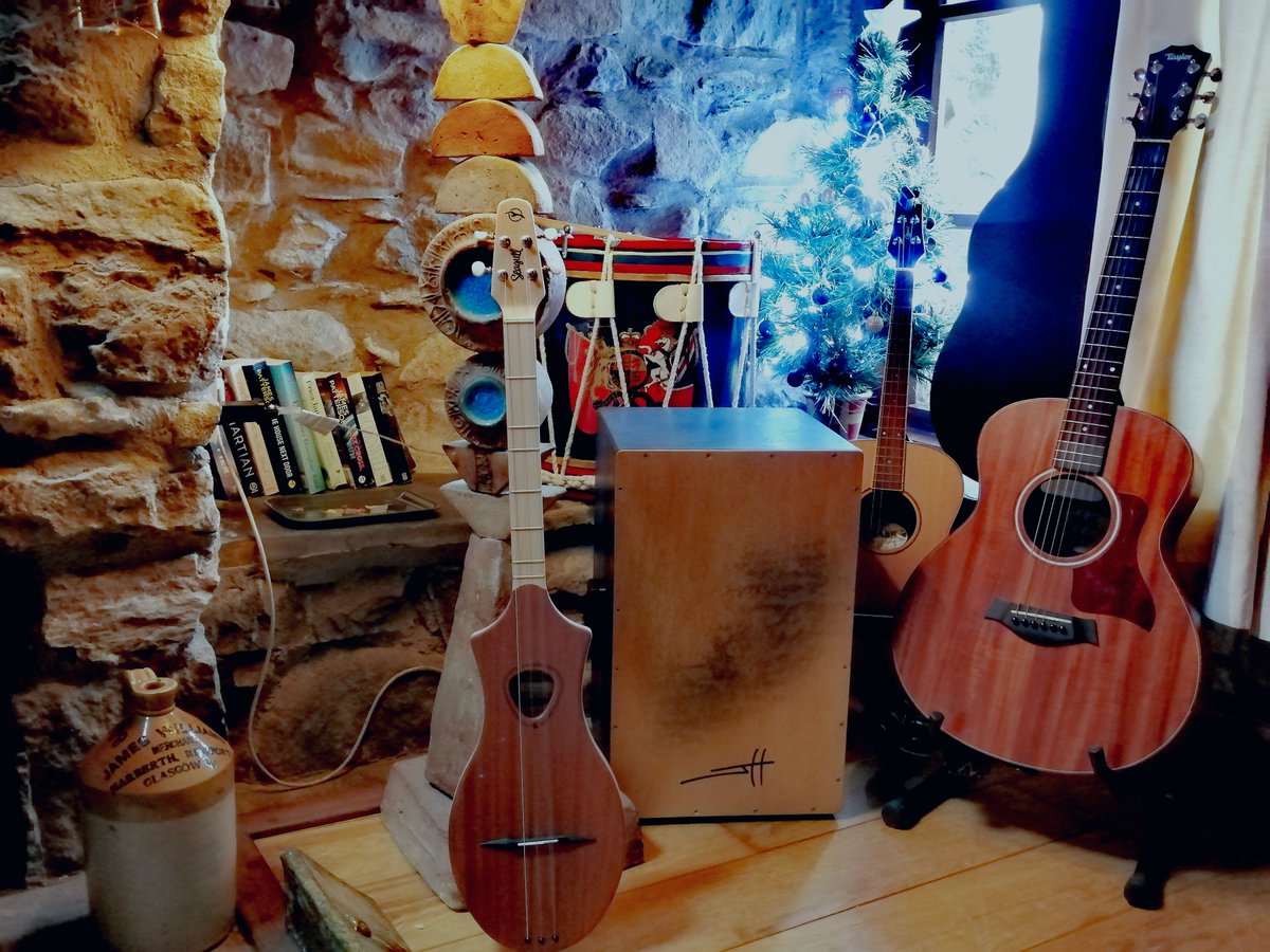 corrie_shelley's tweet photo. What better way to spend a cold December day than rehearsing for your support gig with @themarkrad, @DFRChester & Chris Lee @OverHultonFolk 21st January
#practicepracticepractice
#livemusic #2020gigs #Original #singersongwriter https://t.co/tr9a9c7lKs