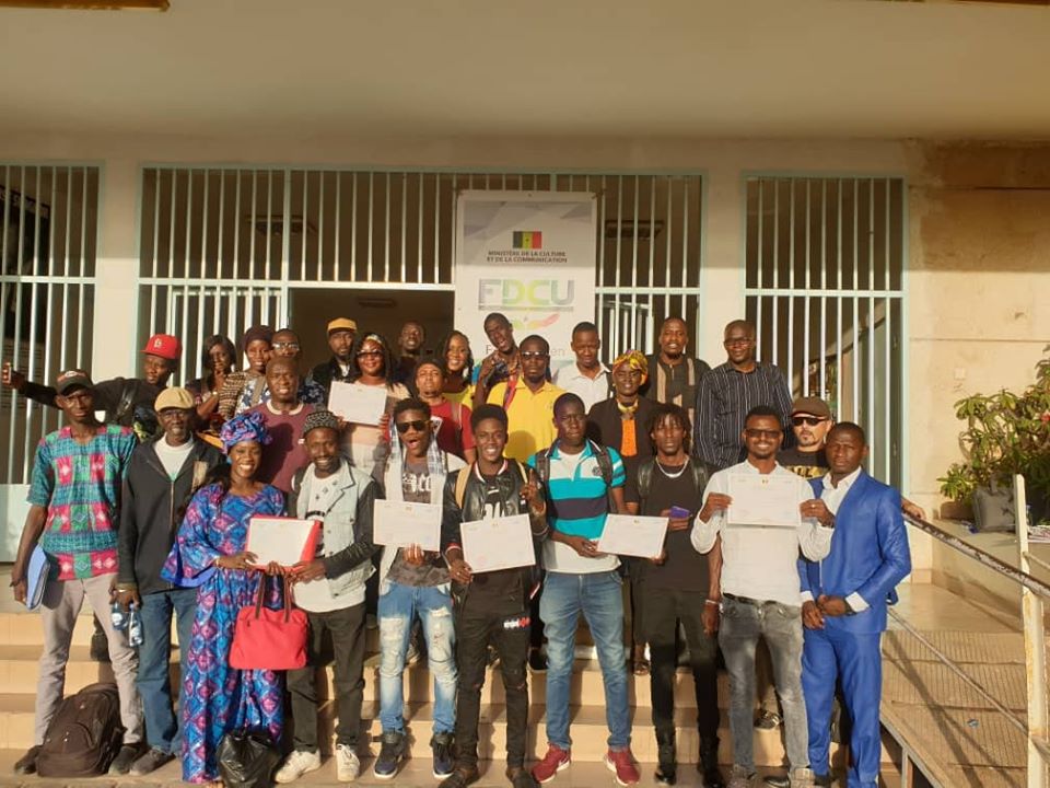 DirectiondesA's tweet photo. La Direction des Arts, dans le cadre du renforcement de capacités des acteurs culturels à travers le Fonds de Développement des Cultures urbaines a organisé du 26 au 28 décembre 2019 une formation en Montage et gestion de projet culturel au Centre culturel Blaise Senghor. https://t.co/ocwyO9XXaz