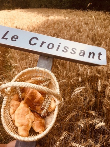 jeunesagri44's tweet photo. Pour les fêtes, mais aussi toute l’année, les agriculteurs français travaillent avec passion pour vous proposer des plats de qualité, témoins d’une agriculture diversifiée.
Pour un #NouvelAnEthique avec les agriculteurs, #MangezFrançais et de saison ! 🥖🥐 https://t.co/AFMPTONVQc