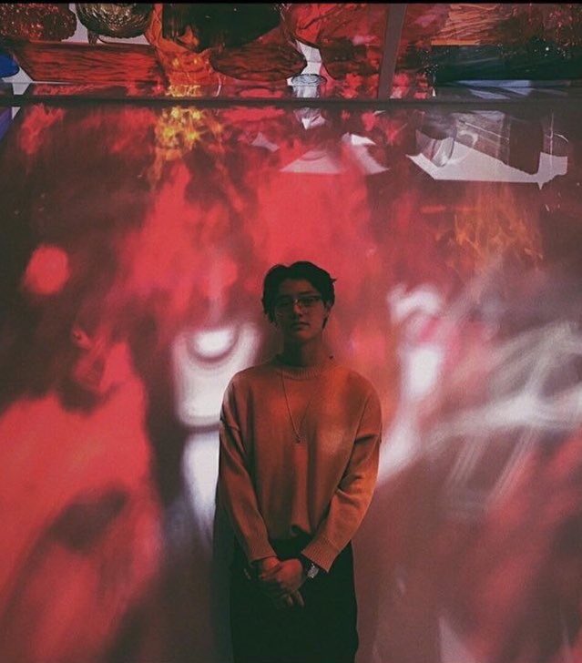 ความอาร์ตติสของพี่ซึงยอน อารมณ์ศิลป์สูงมาก รูปที่ออกมาก็จะประมาณนี้ แนวนี้อะ แนวที่ชอบ เข้าถึงยากแต่พอเข้าไปแล้วก็ออกยากเช่นกัน