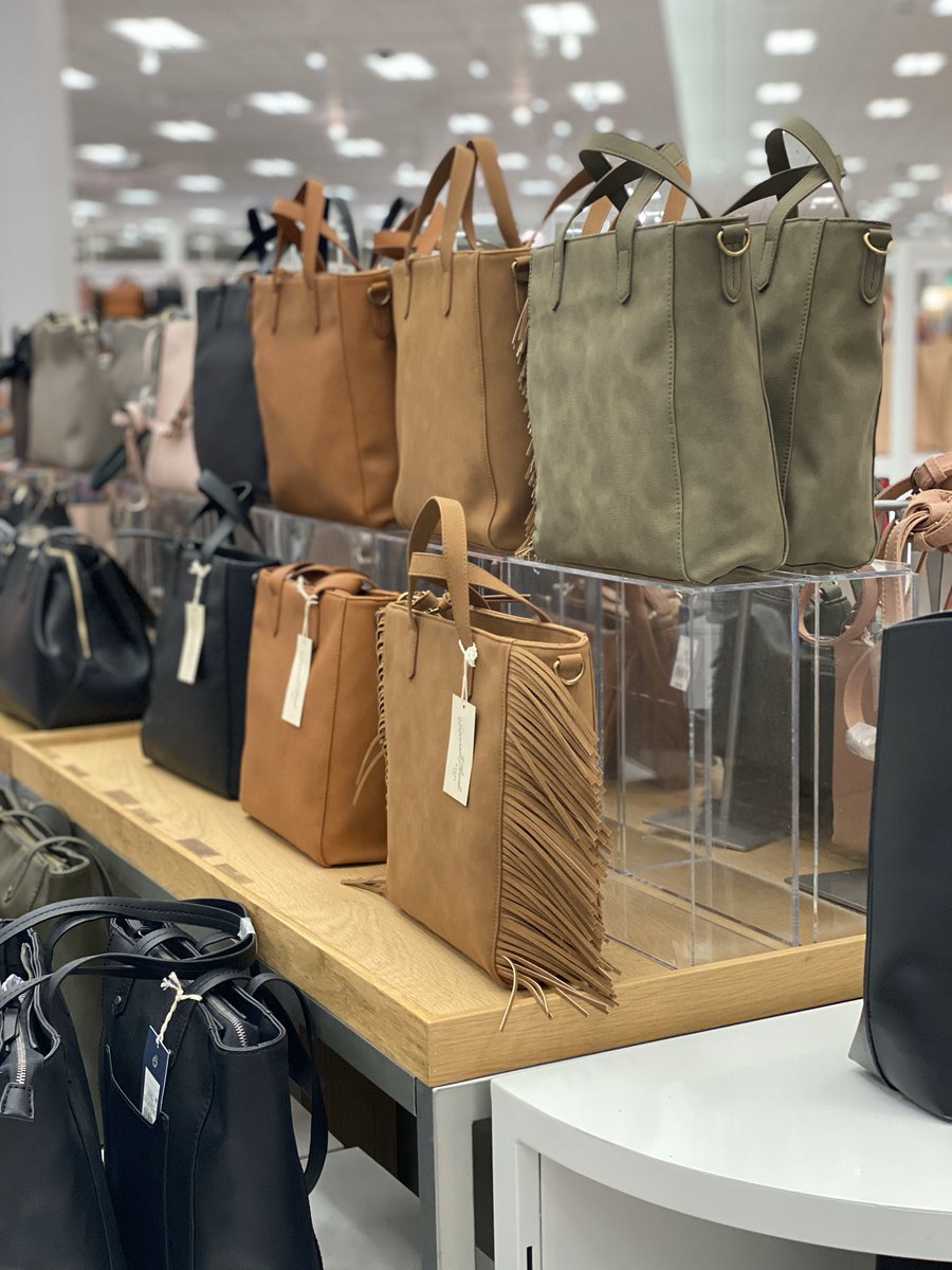 Carly Sellaro tweet media