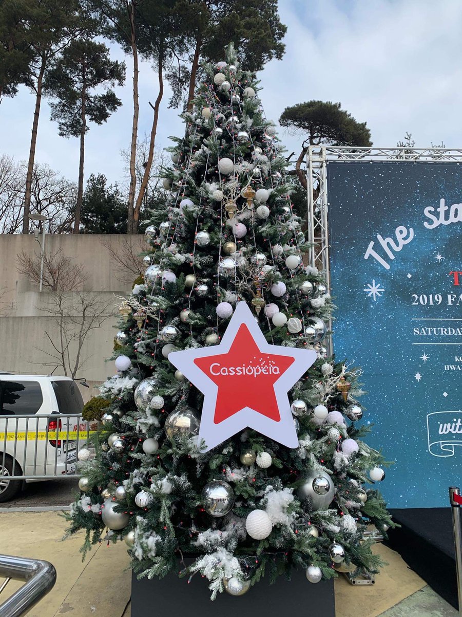 kpopconph's tweet photo. [PKCI TRAVELS]

TVXQ's The Starry Night with Cassiopeia 2019 Fan Meeting happened last December 28 at Tiger Dome, Korea University. It was the Cassies way to end the year right and celebrate 16 glorious years with their idols.

#KPOPCON #PKCI #PKCI_TRAVELS https://t.co/1QJwJ97joT