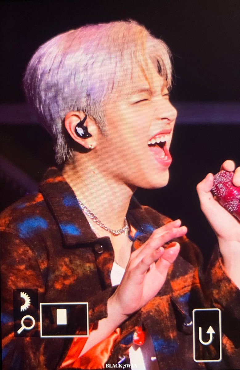 blackswan_0331's tweet photo. 191230 KOBE♡3

@tkwpcnfak 
#구준회 #준회 #JUNE #ジュネ #iKON #아이콘 https://t.co/1avD9D1z9S