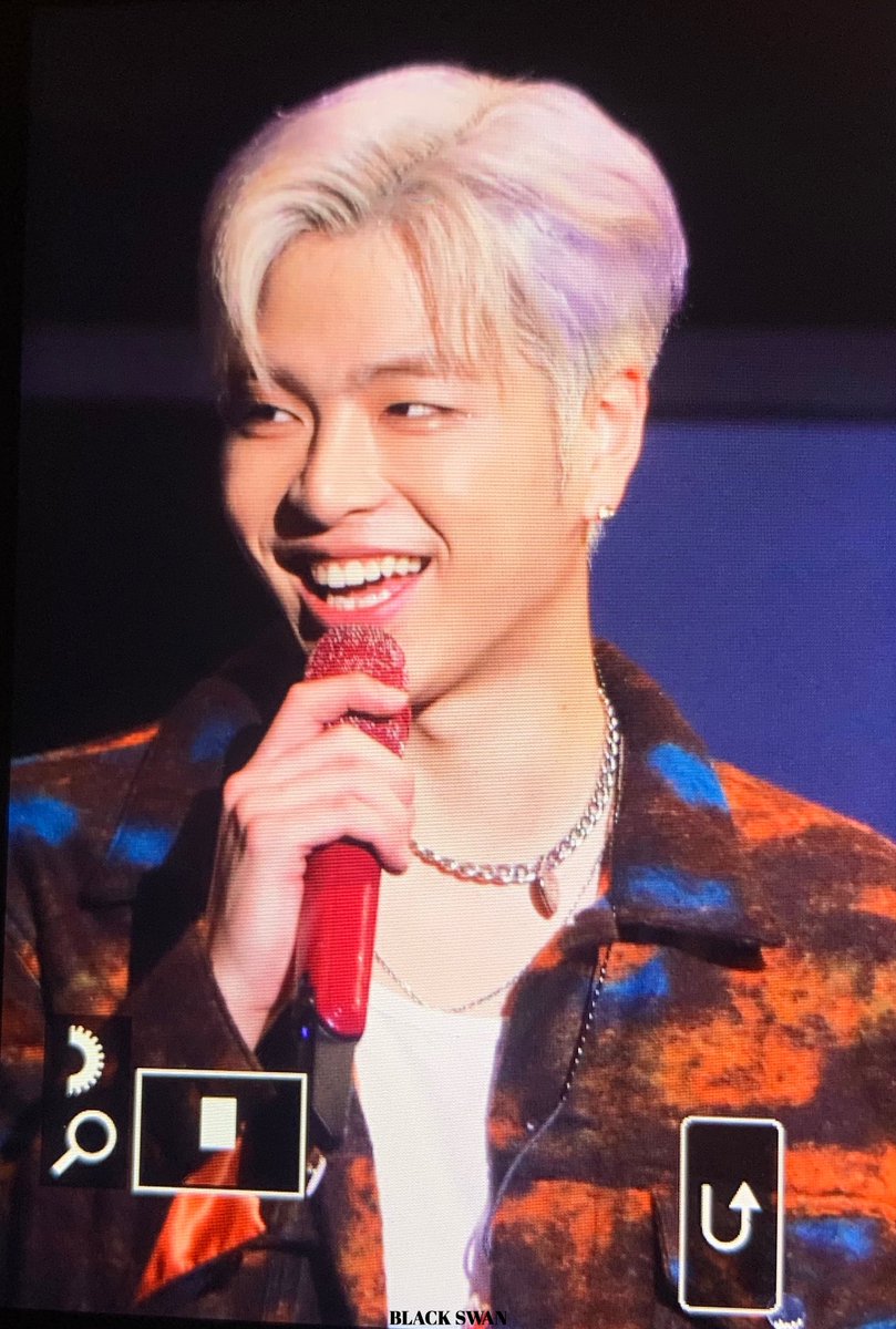blackswan_0331's tweet photo. 191230 KOBE♡3

@tkwpcnfak 
#구준회 #준회 #JUNE #ジュネ #iKON #아이콘 https://t.co/1avD9D1z9S