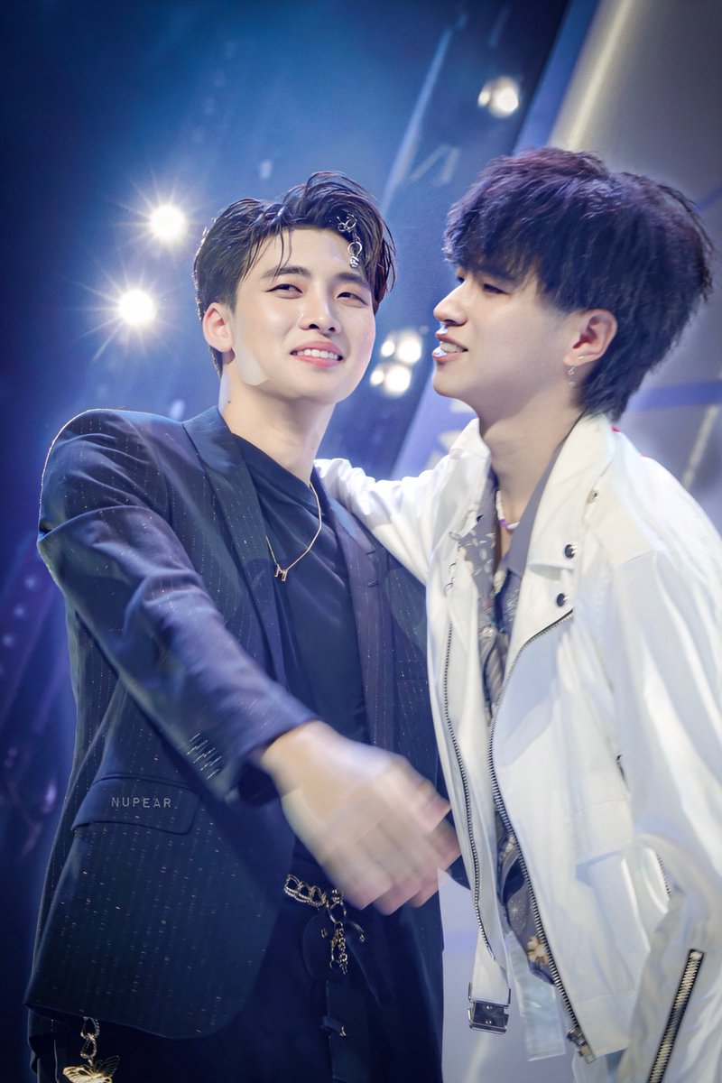 nupear_photo's tweet photo. เหมือนฉากในหนังเลยที่พอจบฉากนี้แล้วขึ้น Happy Ending 😍🥰

#คนของแปลน #PlanRathavit 
#MeanPhiravich #M34NION #2wish https://t.co/kqmQok78Pn