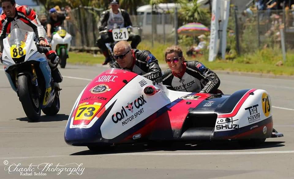 GlobalSidecar's tweet photo. 2019~New Zealand, Cemetery Circuit 

Suzuki International Series

Round 3

Remember to tune into this page for up-to the minute Race qualifying and Race results provided by~@MarkDennis2
#elevatestoragesolutions

Photos by~
https://t.co/tJfJ4rdoNv https://t.co/yjuiMlFWy7