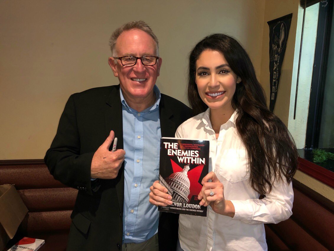 DistractionNWS's tweet photo. #Democrats promote themselves as supporters of the `oppressed` & `victimized` (for example, #Hispanics who've been brainwashed for decades by #Univision & #Telemundo). If #liberals don't vote for 🇺🇸@realannapaulina🇺🇸 (a #Latina, @GOP), these #demonrats are #hypocrite #racialists. https://t.co/2ZvNu2DGzM