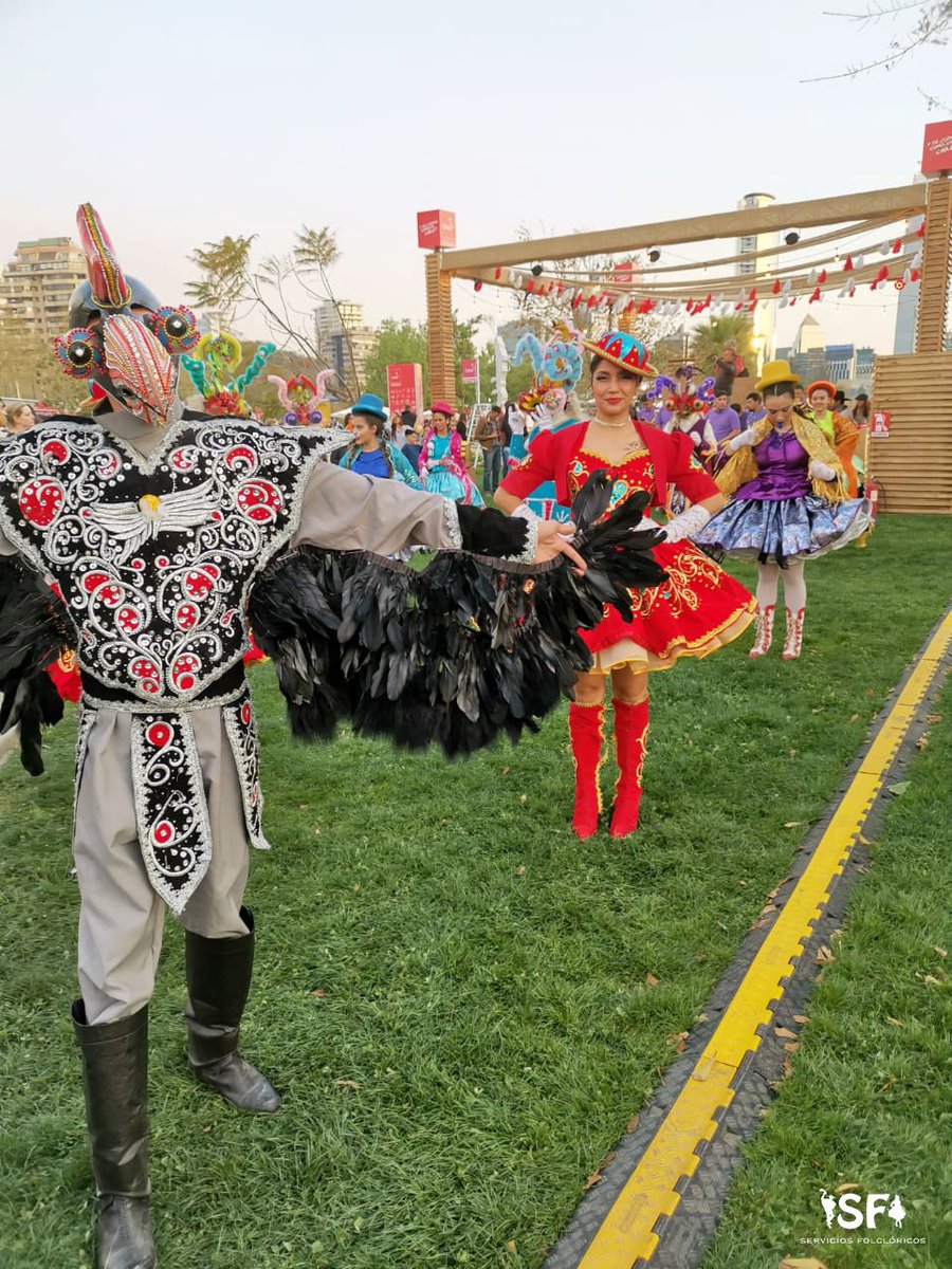 Antes de terminar el año, recordamos nuestra intervención en este 2019, Feria Chile Lindo. 

más imágenes en nuestro fanpage: facebook.com/47029646998032…

#Chile #Adios2019 #GranFinal <a href="/chileestuyo/">@chileestuyo</a> serviciosfolcloricos.cl