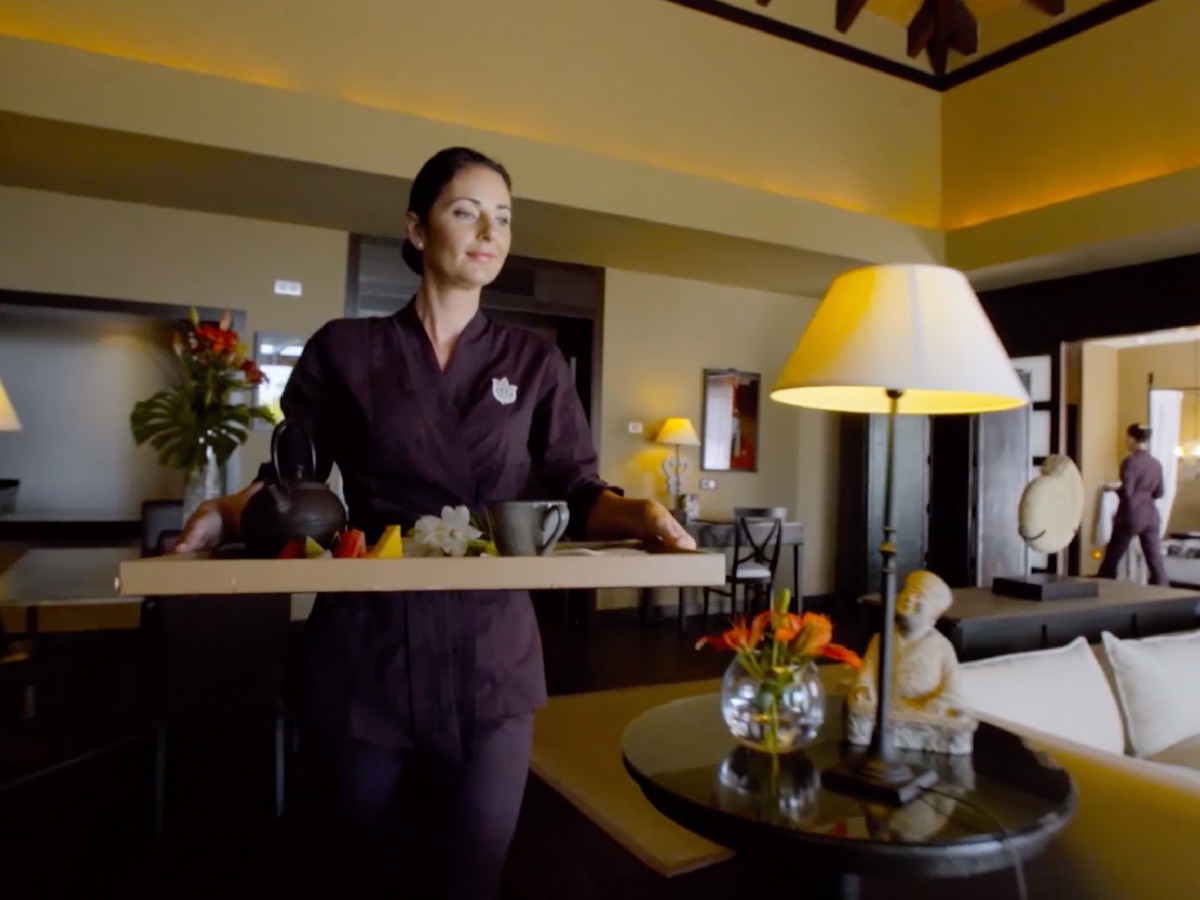 AsiaGardensES's tweet photo. 💎 SUITE EXPERIENCE
En Asia Gardens podrás disfrutar de un extra de lujo con el pack Suite Experience. 

-        Atenciones diarias
-        Acceso al Thai Club
-        Servicio de habitaciones 24 horas
-        Check-in privado

#SuiteExperience #AsiaGardens #Lujo #Resort https://t.co/Nb6rYFeKMv