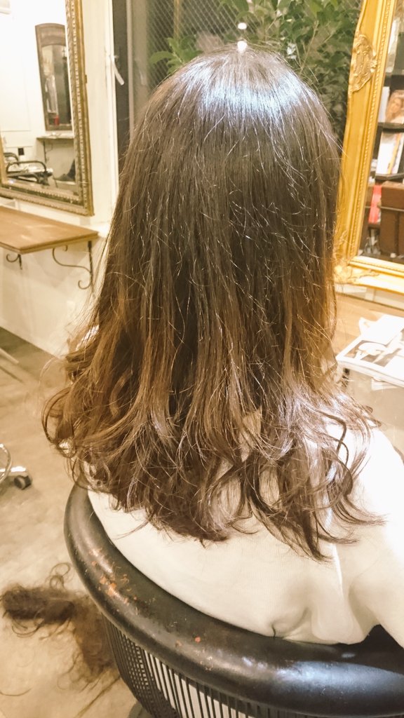 髪の毛バッサリ切った🙄
中々お気にだけど、仕事で髪の毛縛れなくなって大変😕