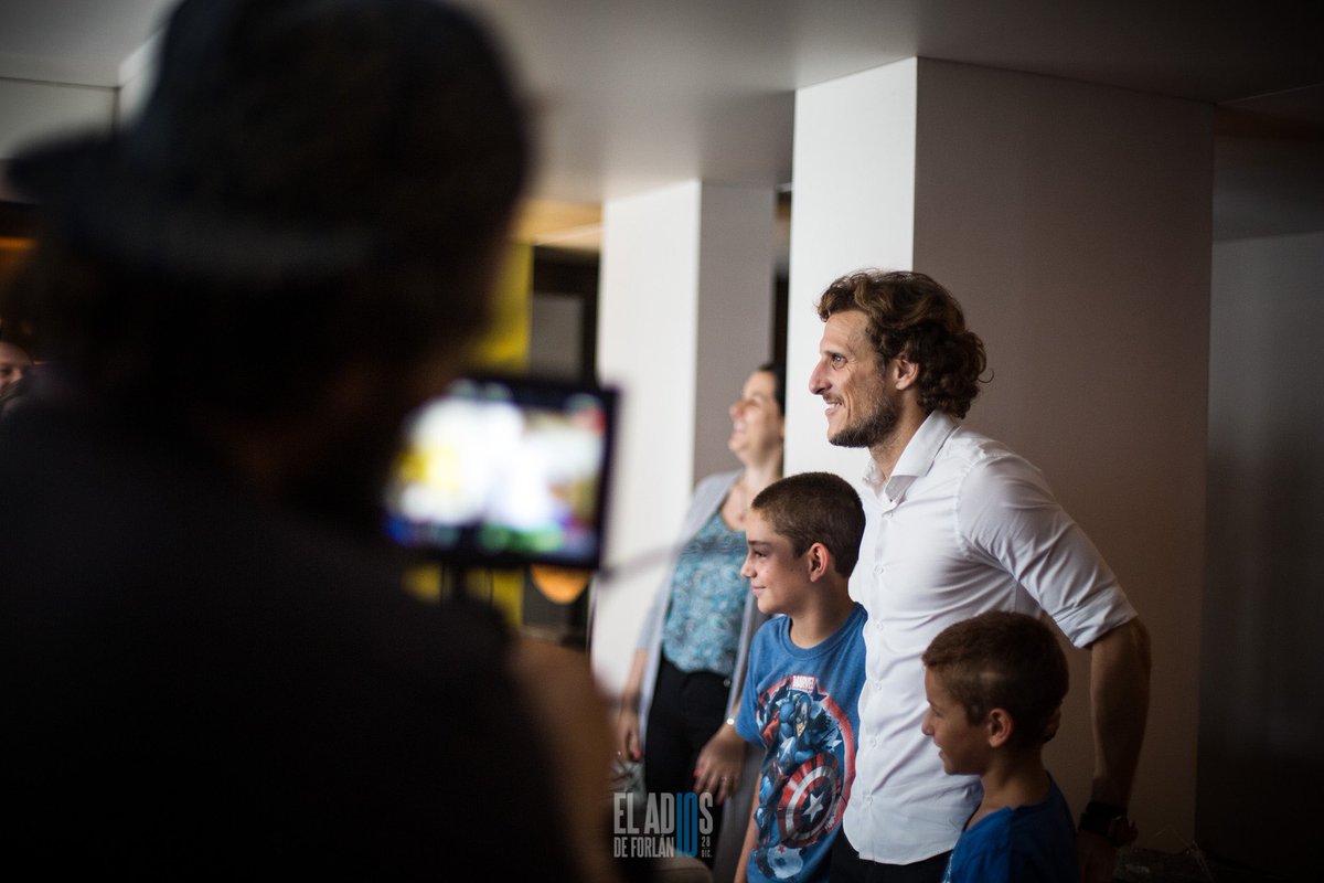 📸¿Cómo fue la previa al gran partido en el hotel? Te lo contamos en fotos. 

Álbum completo: bit.ly/2F3JvOf

🔟🇺🇾