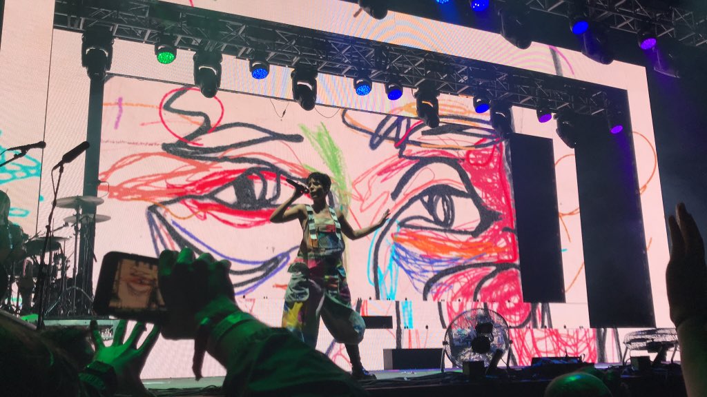 duaspera's tweet photo. these VISUALS. All I can say is manic world tour is going to be INSANE. @halsey this show was unreal https://t.co/JqjseQnkJe