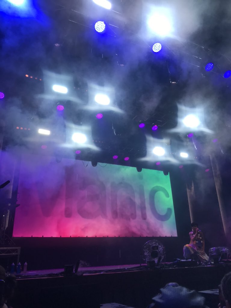 duaspera's tweet photo. these VISUALS. All I can say is manic world tour is going to be INSANE. @halsey this show was unreal https://t.co/JqjseQnkJe