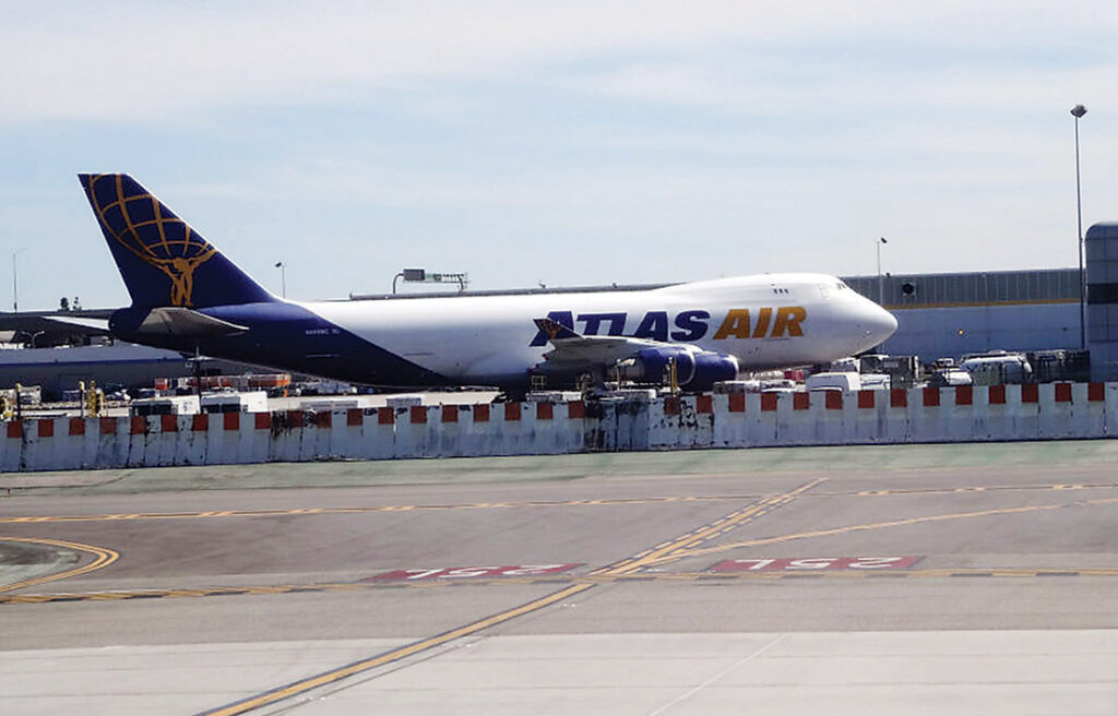 flcourier's tweet image. Last words: ‘Lord, you have my soul’ is.gd/vbfxnr

In the span of 30 seconds, a #Boeing767 flight that left #MiamiInternationalAirport in February full of #Amazonpackages went from a normal #flight to