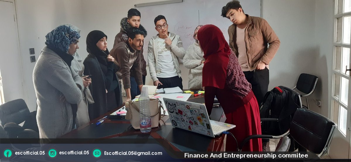 escofficial05's tweet photo. حطت لجنة المال وريادة الاعمال أولى رحالها اليوم بمدرسة "ايليما" الخاصة ، أين تم برمجة ورشة في التفكير التصميم ، حيث تمكن المشاركون في الورشة من حصد معلومات قيمة تمكنهم من توسيع حيز التفكير والابداع من اجل المضي قدما نحو إنشاء مشاريعهم الخاصة بافكارهم المبتكرة .
#Esclub #ILIMA https://t.co/GNTHi1HGj8