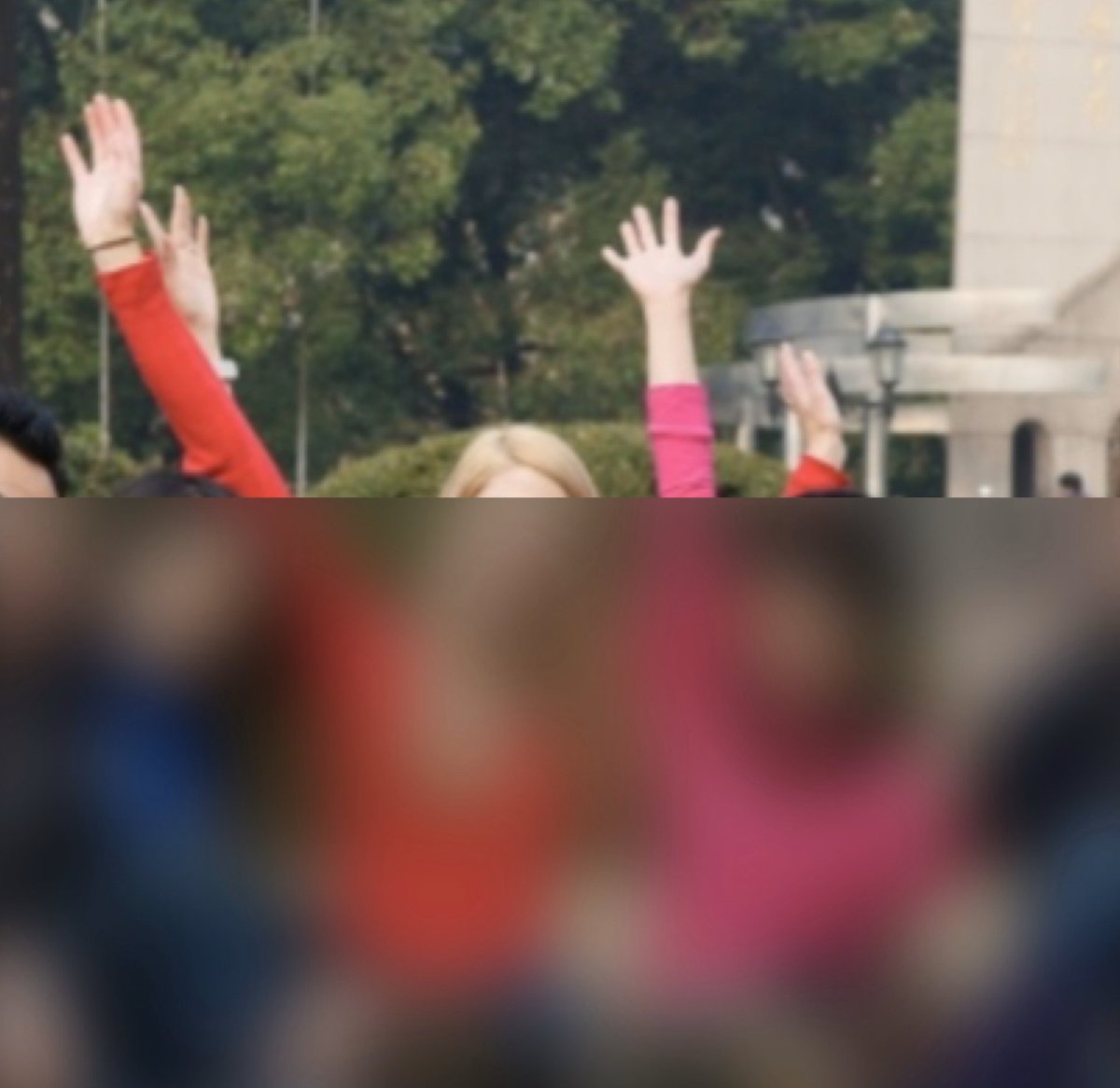 JEmbry15's tweet image. Them: “i saw you” “you looked dead at me” “damn you can’t speak?” “u were just gonna keep walking?”

What I saw (standing at 6’11):