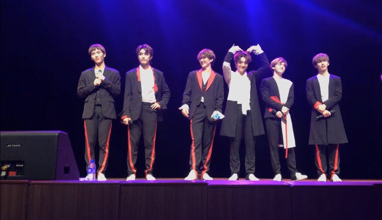 AeDoPJongChan's tweet photo. Amores, hj fazem 2 meses desde q vcs fizeram show em Florianópolis! 
Amei passar algumas horas e conhecer vcs! ♥️
Vcs fizeram um ótimo trabalho como sempre! 
Saudades! 
Amo vcs! ♥️

#spectrumnobrasil #SpectrumEmFlorianópolis2020 #Lantana 
@spectrum_0510 https://t.co/BscTVjGfYl