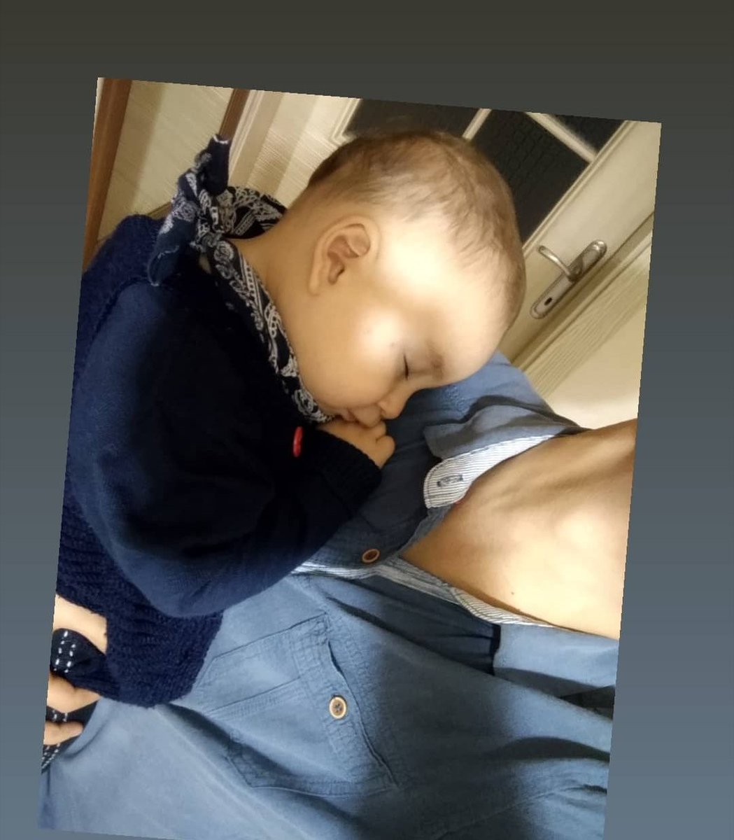 Eve gelir gelmez kucağıma gelmek istedi 10 dk sonra Mışıl mışıl  ❤😍😍