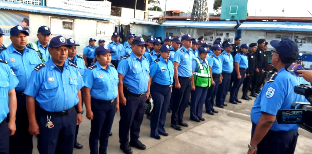 CarazoRed's tweet photo. #NicaraguaAlegríayCariño

👮‍♀️👮‍♂️Policia nacional de Carazo realiza Banderillazo del Plan de Seguridad para celebraciones de Año Nuevo. 🎊🎉 https://t.co/8DxtayO85Q
