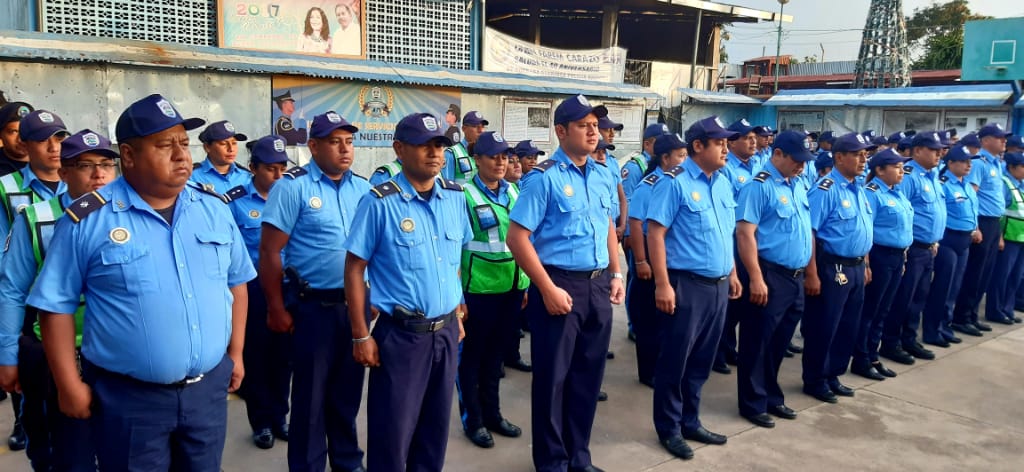 CarazoRed's tweet photo. #NicaraguaAlegríayCariño

👮‍♀️👮‍♂️Policia nacional de Carazo realiza Banderillazo del Plan de Seguridad para celebraciones de Año Nuevo. 🎊🎉 https://t.co/8DxtayO85Q