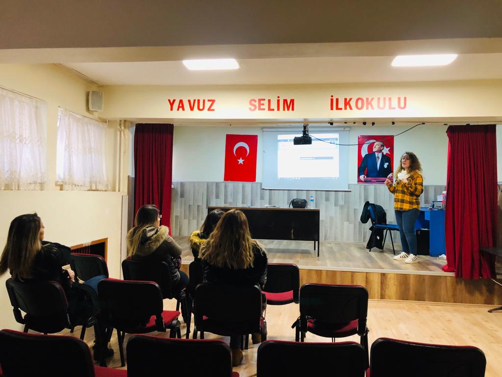 yildirimdyned's tweet photo. Yavuz Selim İlkokulu öğretmenleri eTwinning ile tanışıyor. Bu güzel yolda öğretmenlerimize başarılar diliyoruz.👏 @yildirimilcemem @DynedBursa @GencerMustak https://t.co/iUdSaILsxi