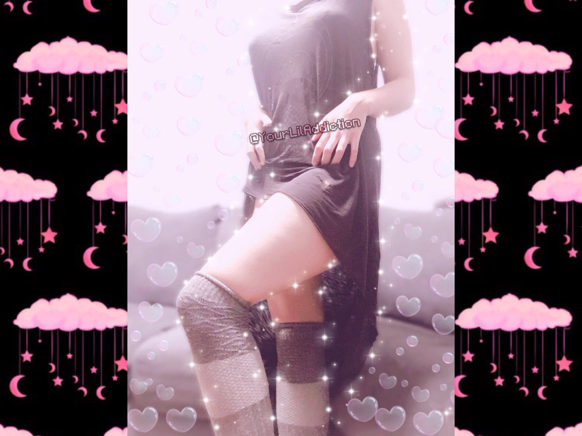 YurLilAddiction's tweet photo. ✨Jus wanted to post a lil something to show off these super ca-uuute socks Daddy got me for Christmas!✨ (side note: lawlz I’m such a flamingo sometimes 🤣) #showingoff #thickthighs #kneehighsocks #pinkprincess #kawaiiprincess #bdsmprincess #collaredprincess #bdsmbabygirl https://t.co/GluYHPO33E