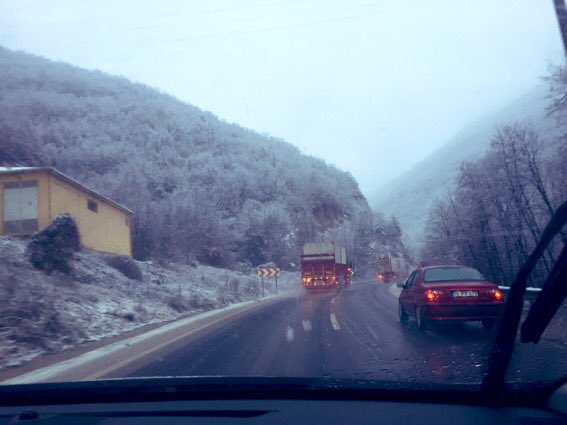 yenisafakwriter's tweet photo. İnegöl’den 
Afyon’a doğru yol alıyoruz 
@karakurtbilal kardeşimle birlikte...
*
Yoğun bir kar, tipi ve yağmur var...
*
Teşehhüd miktarı 
Sadri Mangal’a uğradık...
Vakti kaçırmayalım diye...
*
20.00’de Afyon’da olabileceğiz ancak. https://t.co/nruBywkCiE
