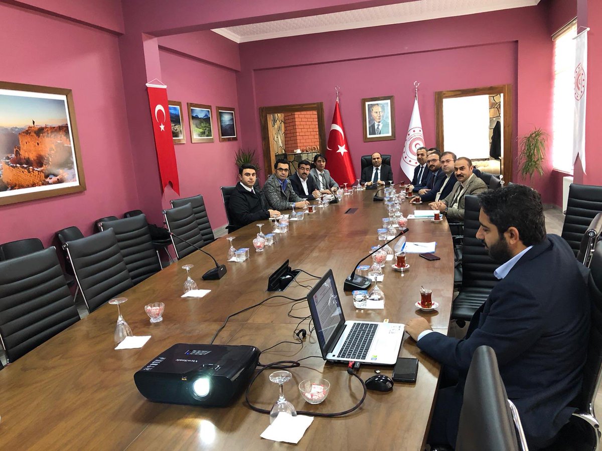 BingolVe's tweet photo. Bingöl Valiliği 2023 Bingöl Vizyonu kapsamında faaliyetlerini sürdüren KÜSİ Planlama ve Geliştirme Kurulunun 2019 yılı II.Dönem toplantısı Vali Yrd. Ali İhsan BAŞAK başkanlığında gerçekleştirildi.@bingolvaliligi @2023Bingol @BingolYDO @bingolkosgeb #sanayigunesibingol https://t.co/rKj1KIh7WK