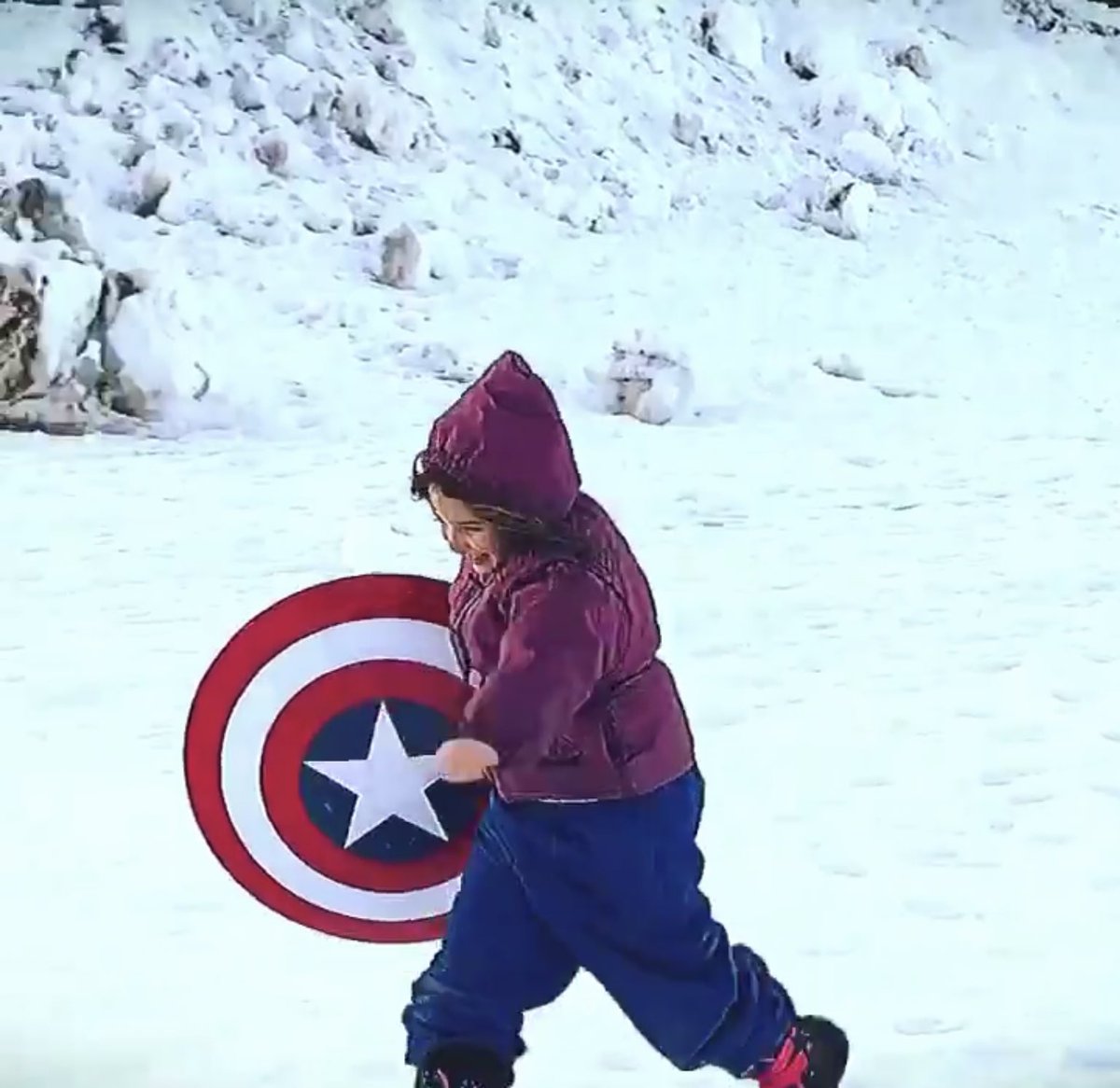 zoomiesart's tweet photo. "I have to get it out the garage before Morgan takes it sledding" 🥺 https://t.co/9mAYiDImwd