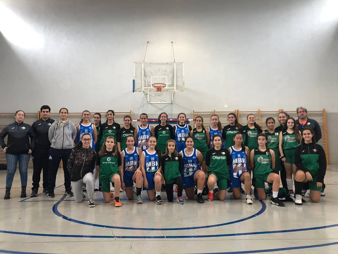 ucbcordoba's tweet photo. Mañana viajera en UCB.
Las chicas de los equipos infantil UCB #fenieEnergia y cadete UCB #Ofertel se han desplazado a Málaga para disfrutar de una jornada de partidos amistosos con el club @clubmbk
Gracias por vuestra invitación.
Gran día de convivencia y baloncesto!!
#somosUCB https://t.co/mx3b6ItlQQ