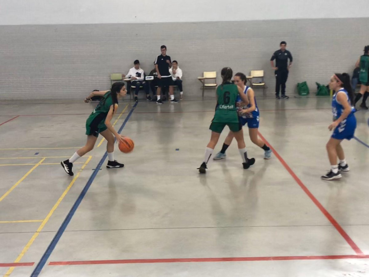 ucbcordoba's tweet photo. Mañana viajera en UCB.
Las chicas de los equipos infantil UCB #fenieEnergia y cadete UCB #Ofertel se han desplazado a Málaga para disfrutar de una jornada de partidos amistosos con el club @clubmbk
Gracias por vuestra invitación.
Gran día de convivencia y baloncesto!!
#somosUCB https://t.co/mx3b6ItlQQ