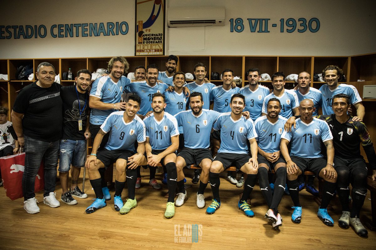 📸La previa en el vestuario fue increíble. Te mostramos algo en fotos... 

Álbum completo: bit.ly/2ZArP6x

🤩🔟