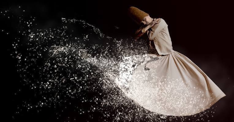 sufi_spirit's tweet photo. عجبتُ لمن يقول ذكرتُ ربي،
فهل أنسى فأذكر ما نسيتُ؟

شربتُ الحبَّ كأسًا بعد كأسٍ،
فما نفد الشرابُ ولا رويتُ. https://t.co/RROyjOowVD