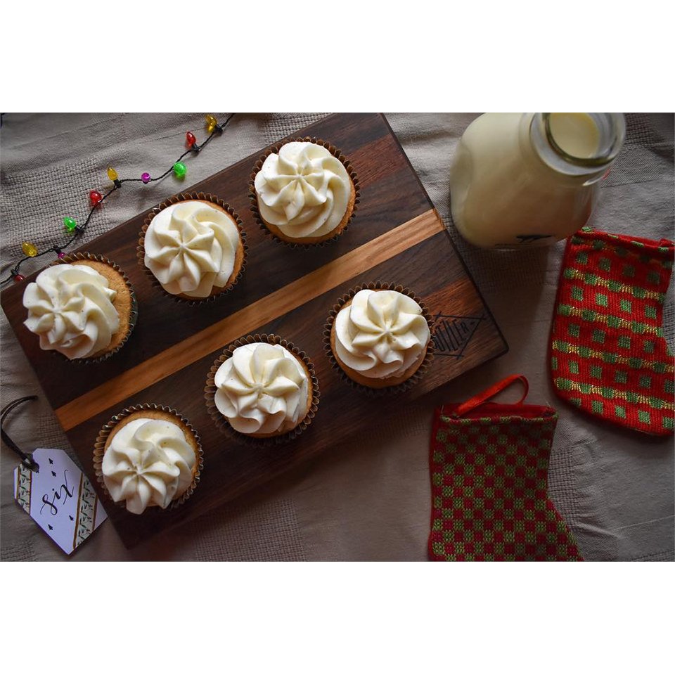 Danzeisendairy's tweet photo. Donโt hog the โnog! ๐ Share your #DanzeisenDairy Eggnog with friends by incorporating it into a delicious cupcake recipe. ๐คฉ๐ง: @flouredcupcakes
#ArizonaFood
#ArizonaFoodie
#ArizonaMade
#AZFoodie
#BestFoodPhoenix
#EatArizona
#EatLocalAZ
#LiveLocalAZ https://t.co/5KZArXErrg
