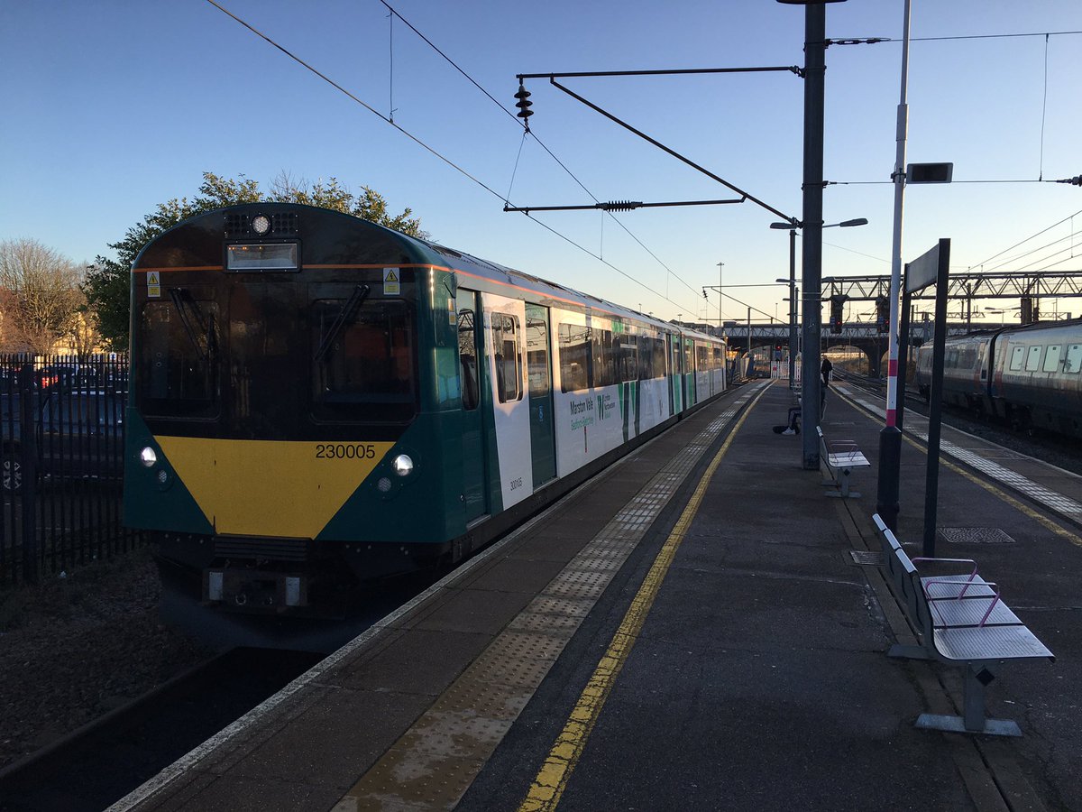 SimonZev's tweet image. Taking of advantage of holidays and the sunshine to check out the @Vivarail #Dtrain from Bedford to Bletchley on @LNRailway Last time on this line it was a Class 121. It’s been a long time since I’ve been on D stock and I never thought I’d go to the loo on one either!!