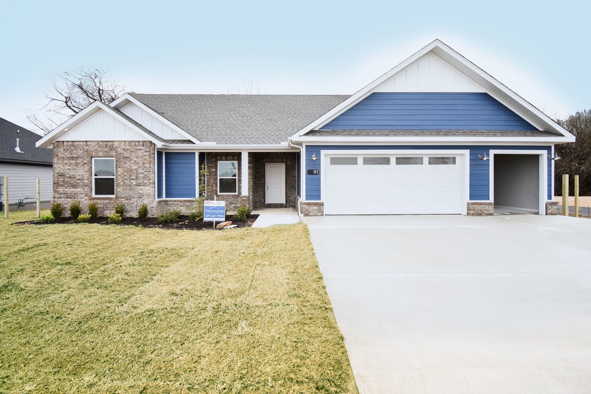 TradeMarkNWA's tweet photo. There is just something about a blue house, right?!😍 

Still working on the finishing touches to this custom home, but we are so excited to see it when its done! We know the new home owners will LOVE it!

#trademarkhomesnwa #customhomebuilder #farmingtonar #bluehouse https://t.co/ToXC0xh9aF