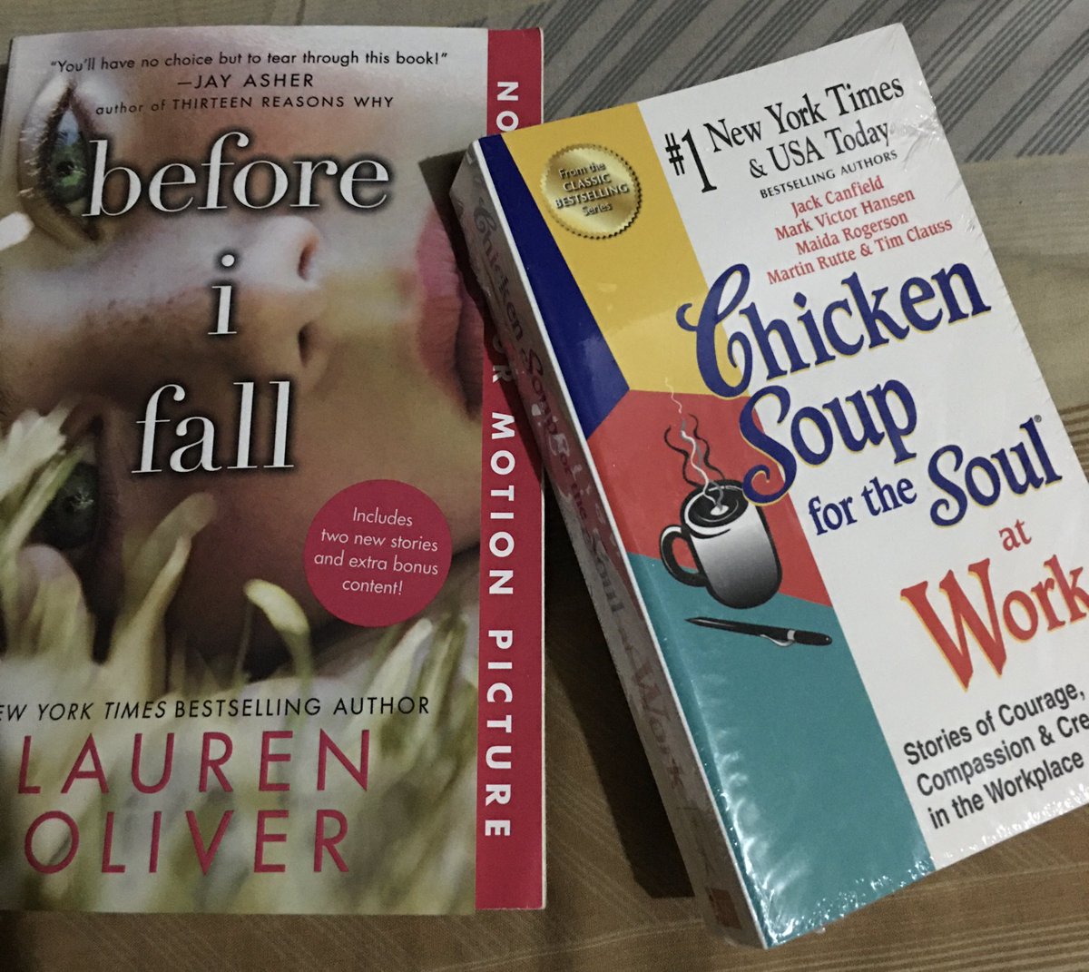 iamchichayen's tweet photo. For 2020, I am going back to my first love. Reading. ❤️🌻 https://t.co/3HY79N4eYu