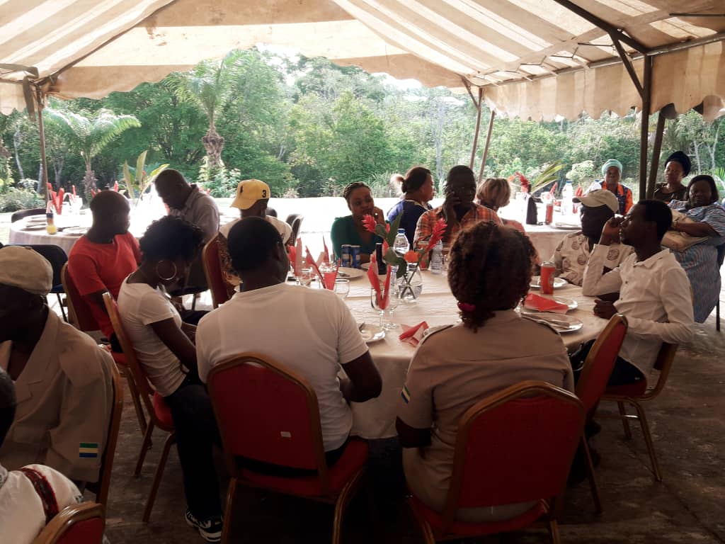 SOgooue's tweet photo. A l'initiative du Membre Membre du Comité Permanent du Bureau Politique pour la Province du Moyen-Ogooue la camarade @BerreMadeleine,que le SP3 a organisé  la fête de fin d'année dans la Commune de Lambaréné.
@pdg2R @EDBounguendza @DinaKoussou https://t.co/0rNhU2sJ4B