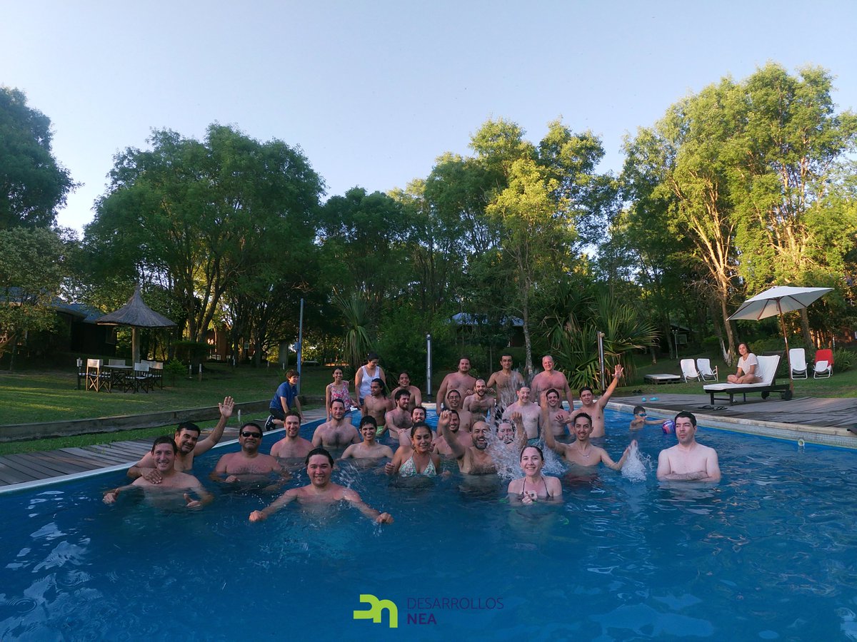 DesarrollosNEA's tweet photo. Compartimos imágenes del evento fin de año de #DesNea en "Costa Cocos Hotel de Río"
Jornada donde compartimos lindos momentos y brindamos por un 2020 aún mejor con nuestro equipo. 

¡Extendemos saludos y agradecimientos a nuestros clientes, proveedores y asociados de negocios! https://t.co/u7lJIt8VQZ