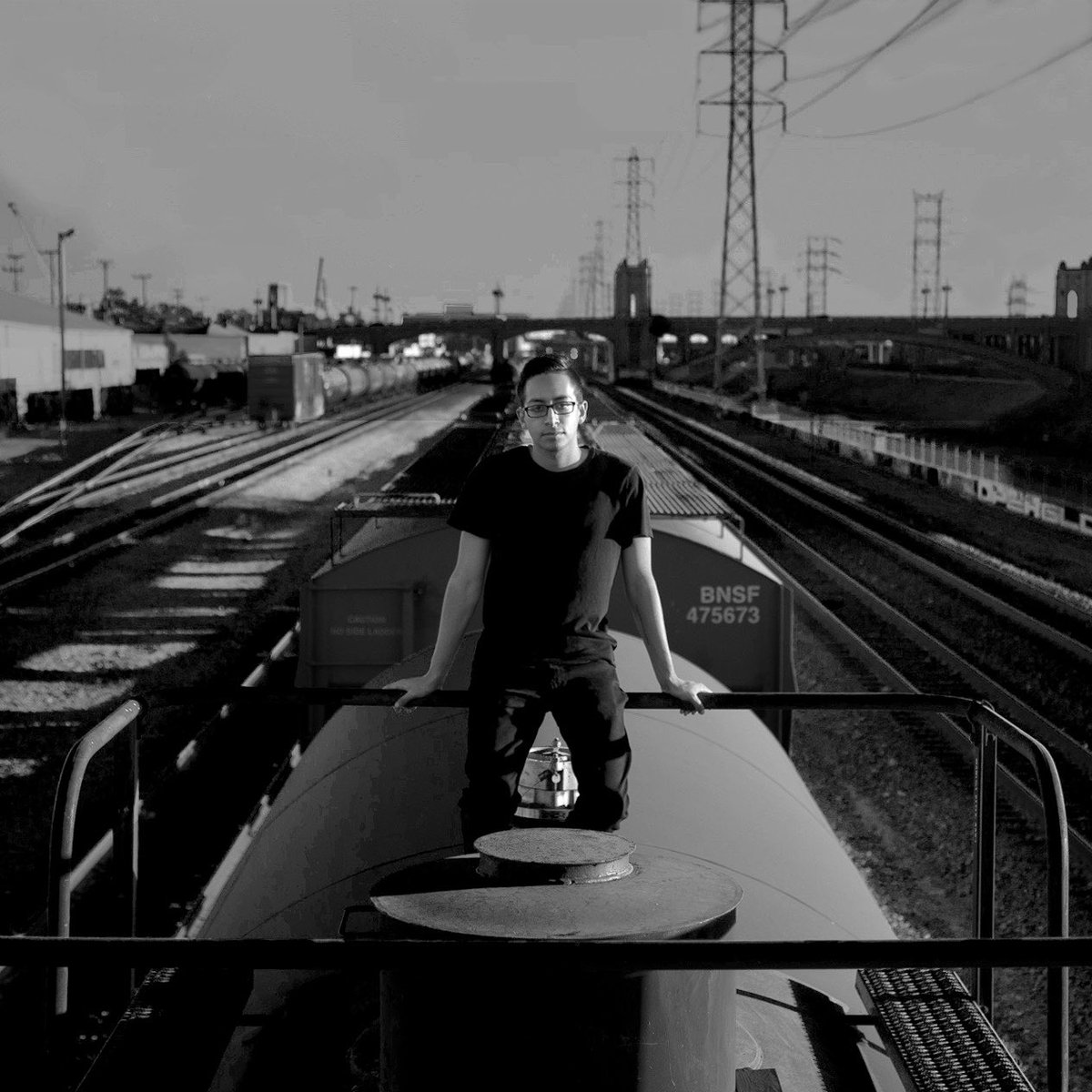 its28mm's tweet image. I had some of my biggest releases with @astralwerks @understatedrec @deeptechla @graydient @subdrive and it’s all thanks to your continued support 🖤 I’m so thankful for the team built around me, the new friends I’ve come to meet, and everything waiting for us in 2020 🏴