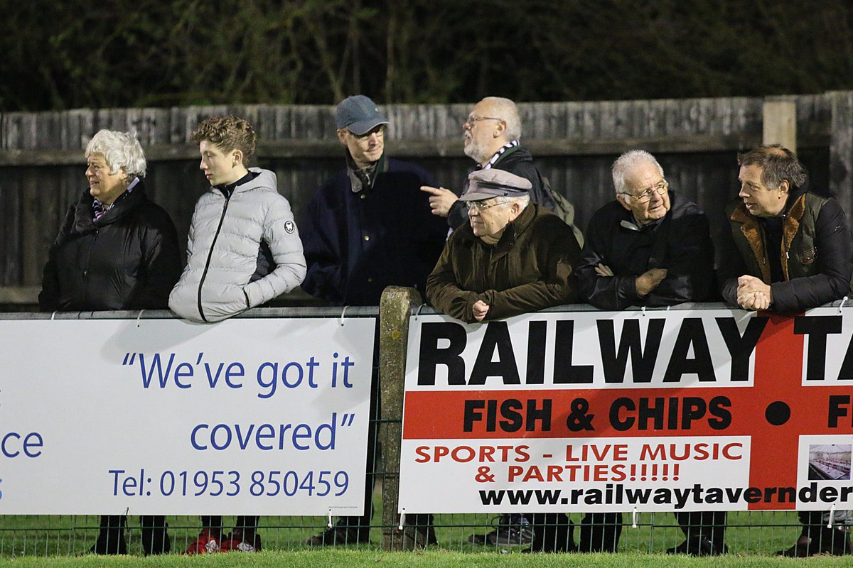 DerehamTown's tweet photo. 🚨January Fixtures at Aldiss park🚨

4th Jan 3pm KO v @GWRovers 
21st Jan 7:45pm KO v @MundfordFC 
25th Jan 3pm KO v @CoggeshallTown 

We need your support this January Magpies fans - lets get behind the lads &amp; make it a fortress 

Adults £8
Over 65s £5 

#WeAreDereham ⚫️⚪️ https://t.co/rxX75NqWcn