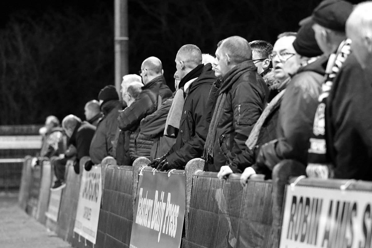 DerehamTown's tweet photo. 🚨January Fixtures at Aldiss park🚨

4th Jan 3pm KO v @GWRovers 
21st Jan 7:45pm KO v @MundfordFC 
25th Jan 3pm KO v @CoggeshallTown 

We need your support this January Magpies fans - lets get behind the lads &amp; make it a fortress 

Adults £8
Over 65s £5 

#WeAreDereham ⚫️⚪️ https://t.co/rxX75NqWcn