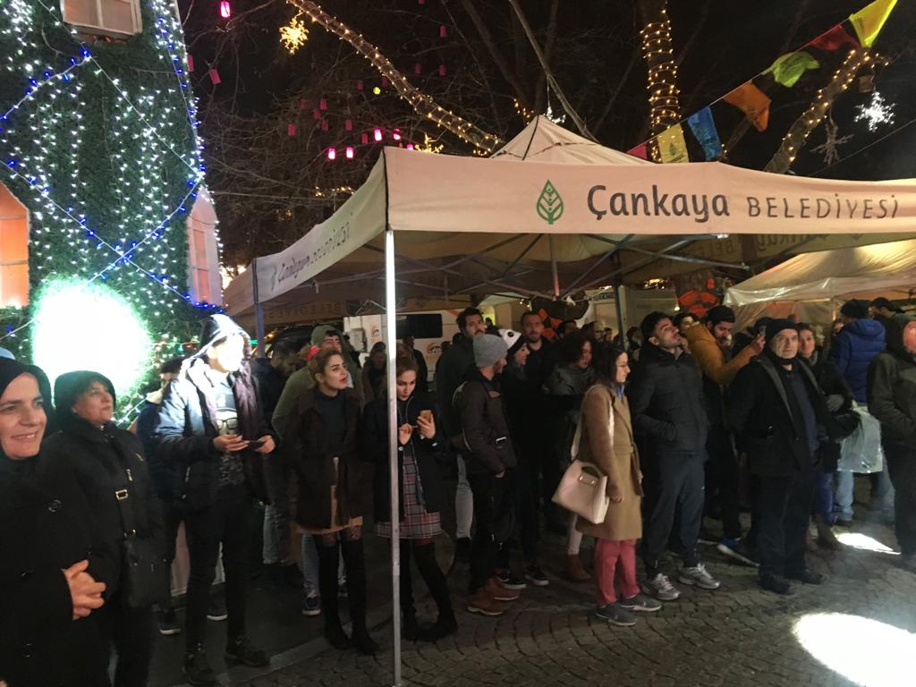 cankayabelediye's tweet photo. Ankara'da hava biraz soğuk olsa da biz #Kuğulupark'ta müzikle ısındık. 
❄🧚‍♀️🎶⛄

Teşekkürler @JazzMatiz 
👏👏👏 https://t.co/POUWKJYDnH