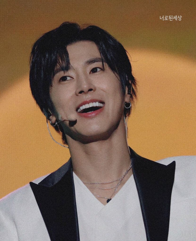 uknowdetails's tweet photo. 2018/2019 my shining star✨ https://t.co/X0ykCUzEz8