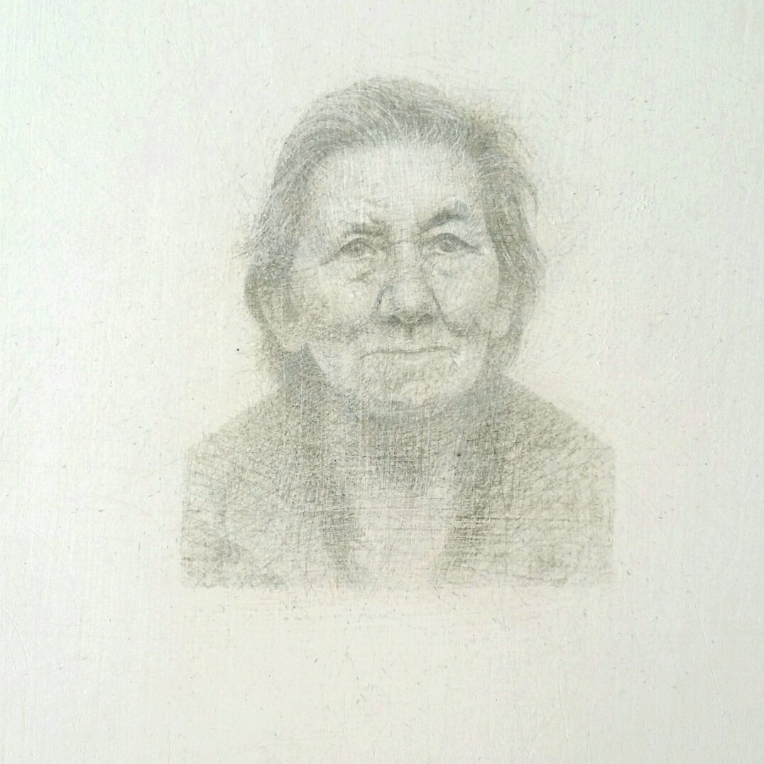 royeastlanddraw's tweet photo. Trying to work through 'creative block' (perhaps nothing to do with problems of creativity, more life in general?). #Drawing with #gold. #Smalldrawing from #identityphoto of my #mum. #change #EndOfTheDecade #givingup #notgivingup #faith #hope #love #artistblock #creativeblock https://t.co/U9Yr5Vr0Yl