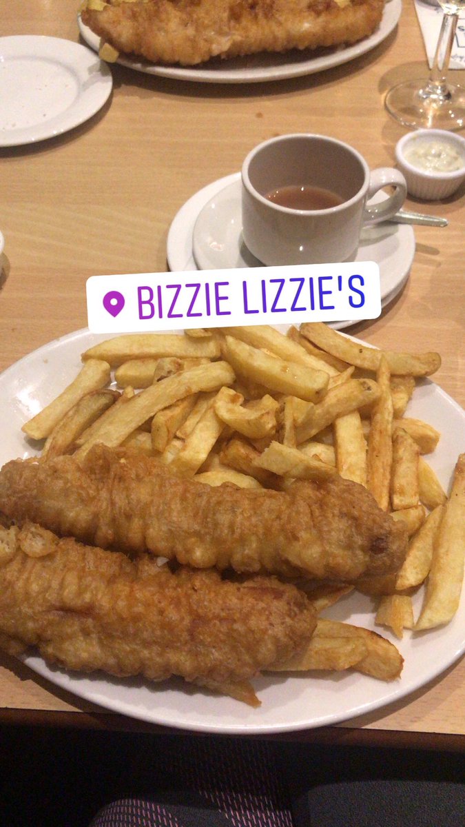 MissL_Sims's tweet photo. Love a nice walk followed by battered sausage and chips. Day we’ll spent 😆 https://t.co/tzl9izyYTn
